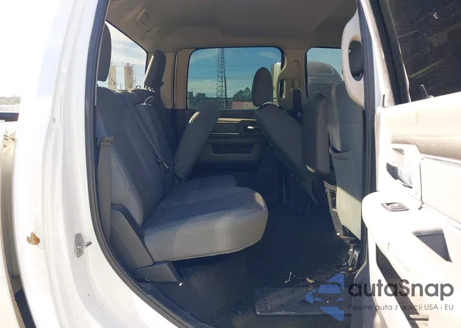 3C6UR5DL1HG759831: 43809802