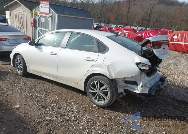 3KPF24AD8PE657434: 43810984