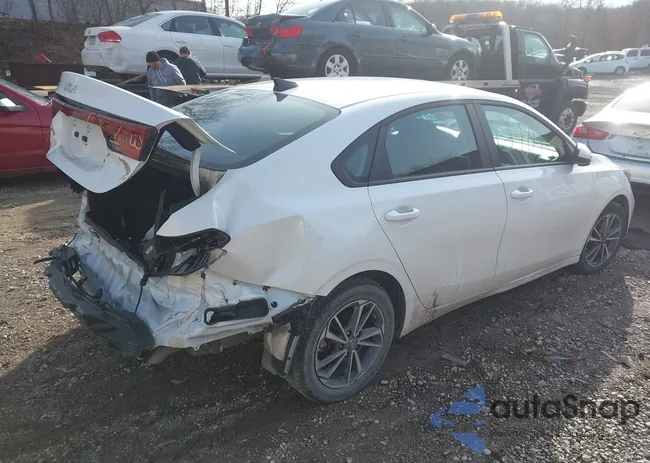 3KPF24AD8PE657434: 43810984