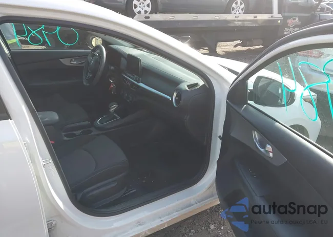 3KPF24AD8PE657434: 43810984