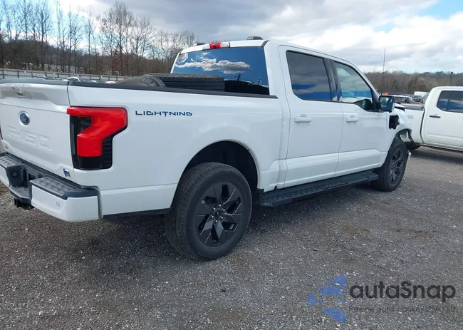 1FT6W1EVXNWG02332: 43811083