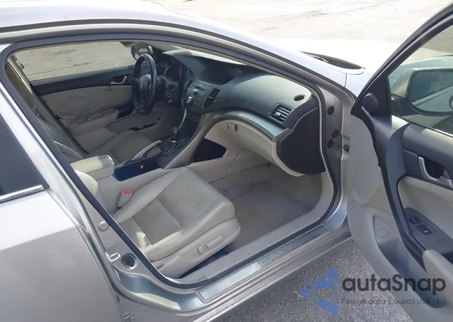 JH4CU2F66AC034290: 43810887