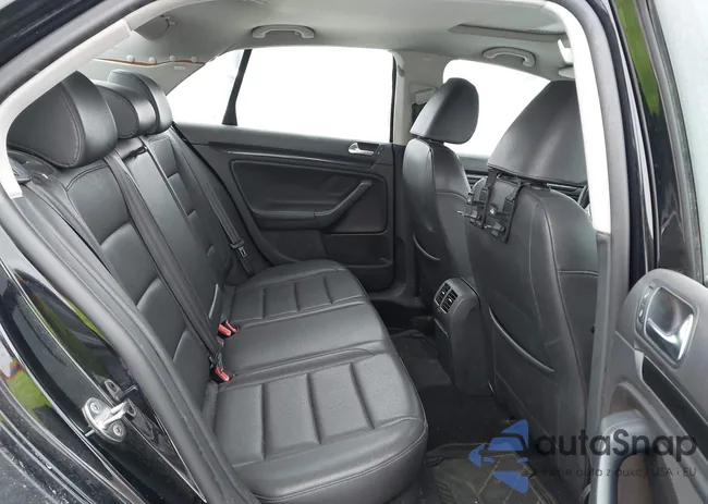 3VWRL7AJ8AM061252: 43812031