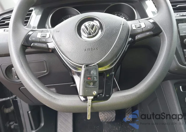 3VV1B7AX3JM121415: 43812059