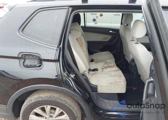 3VV1B7AX3JM121415: 43812059