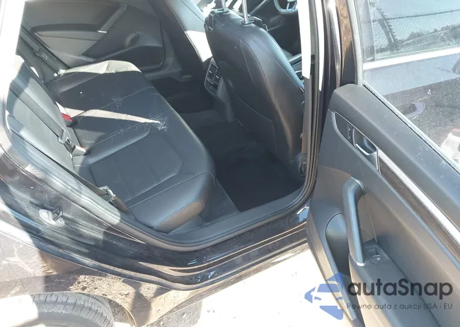 1VWBT7A34HC013228: 43812155