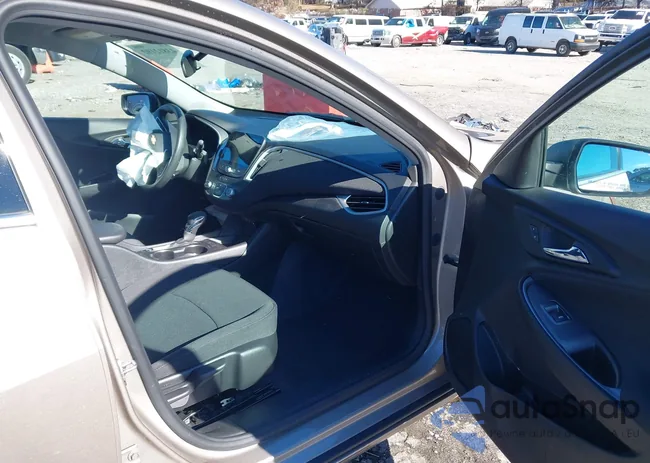 1G1ZB5ST1PF252216: 43812192