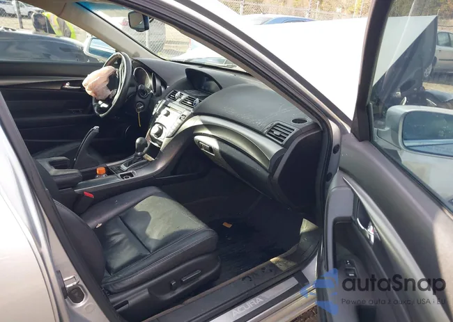 19UUA8F29CA034265: 43812286