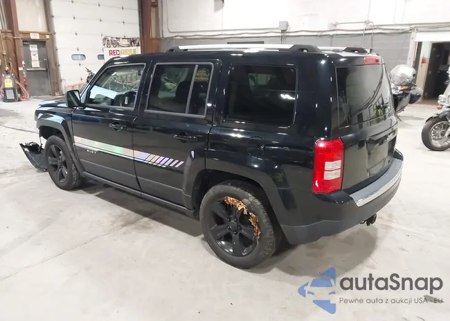 1C4NJPFA5GD774565: 43812352