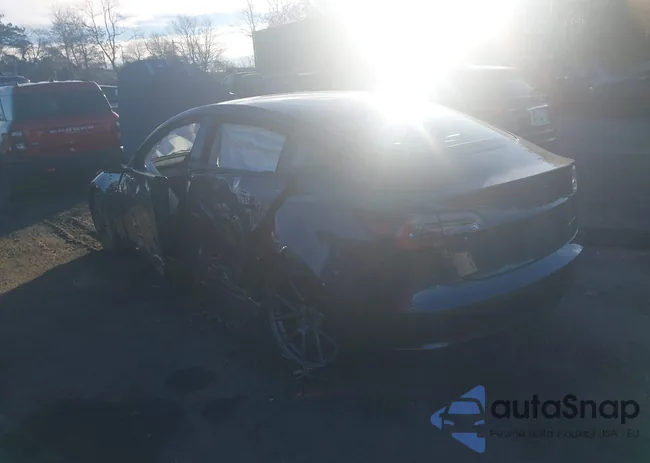 5YJ3E1EB3MF861971: 43812378