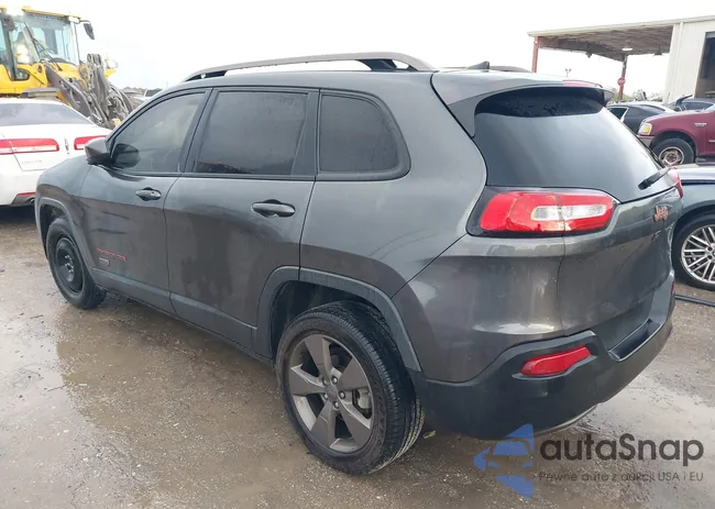 1C4PJLCB8HW572548: 43812467