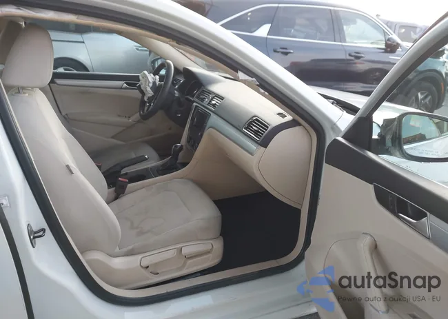 1VWAT7A31HC076606: 43811587