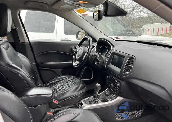 3C4NJDBB4KT754744: 43811694