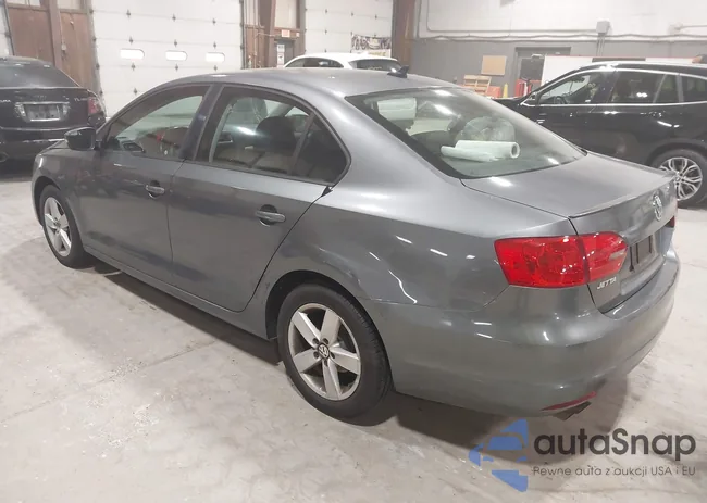 3VW3L7AJ2CM380106: 43812928