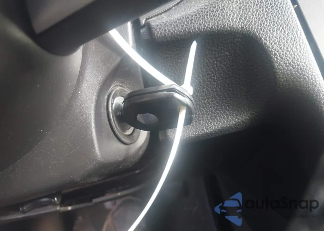 1ZVBP8EM9E5205953: 43813071