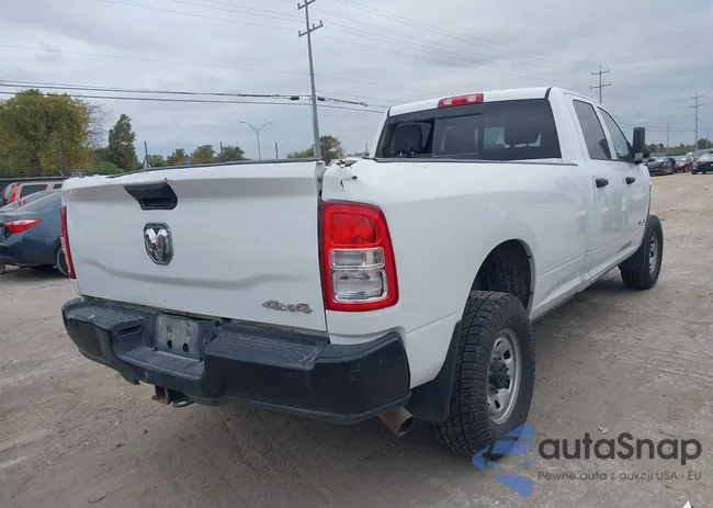 3C6UR5HL3KG582992: 43813121