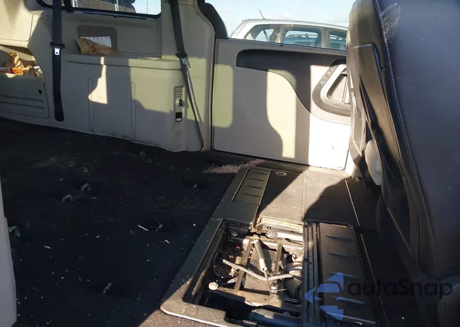 2C4RC1CG7CR376847: 43813145