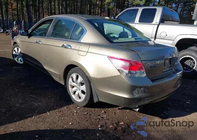 1HGCP3F8XAA016100: 43813226