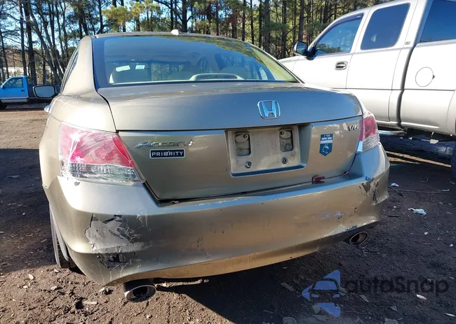 1HGCP3F8XAA016100: 43813226