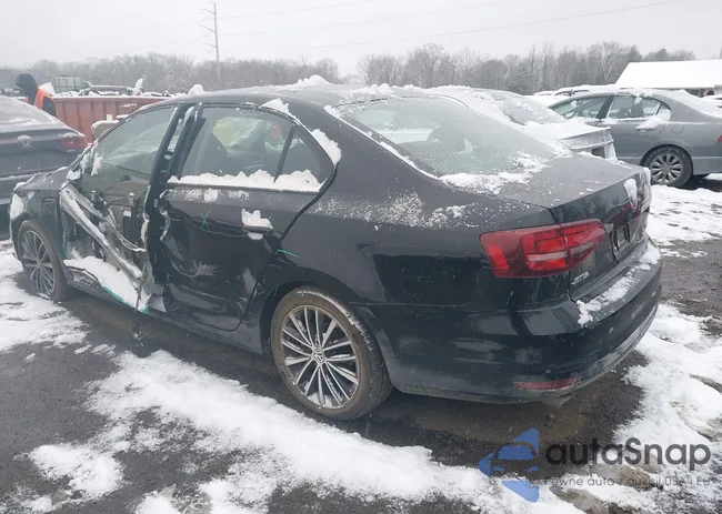 3VW2B7AJ5JM263907: 43813371