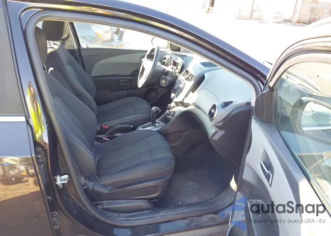 1G1JC5SH6D4196724: 43813395