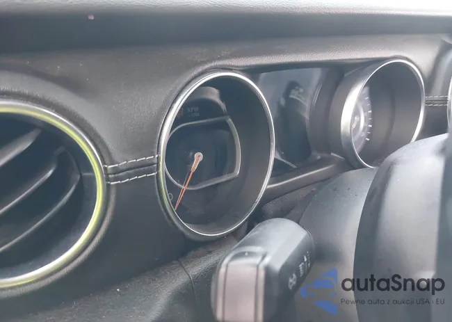 1C4HJXEG6JW281802: 43813407