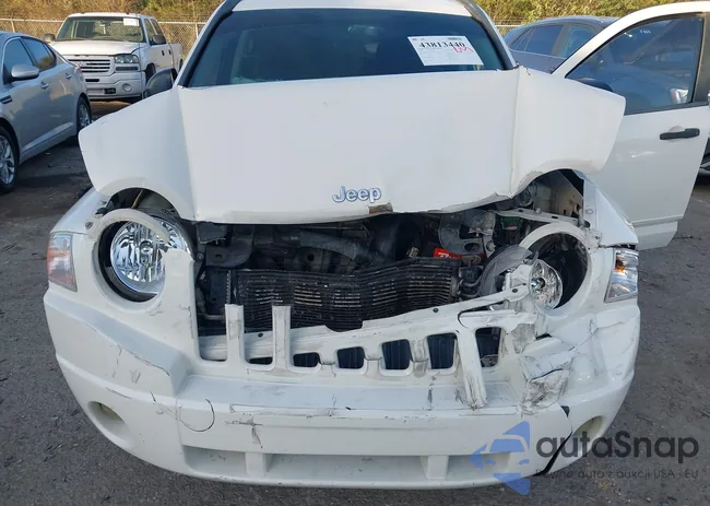 1J4FT47A49D128605: 43813440