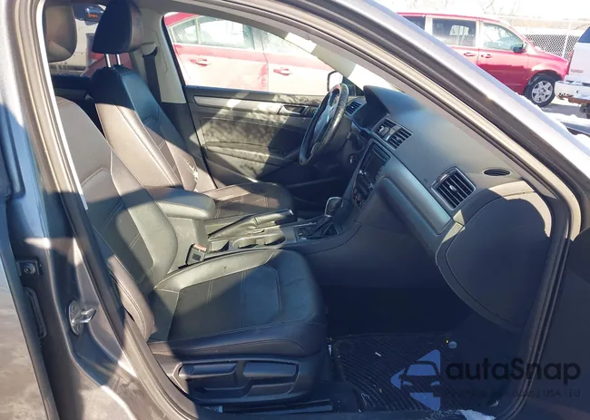 1VWBS7A39FC038478: 43813473