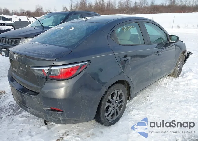 3MYDLBYV0KY510864: 43812855