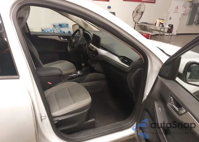 1FMCU0G69LUA32188: 43814144