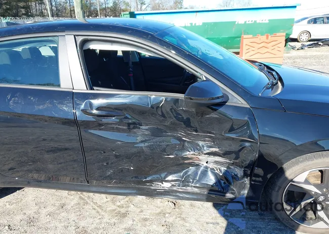 KMHLS4AG3PU404869: 43813520