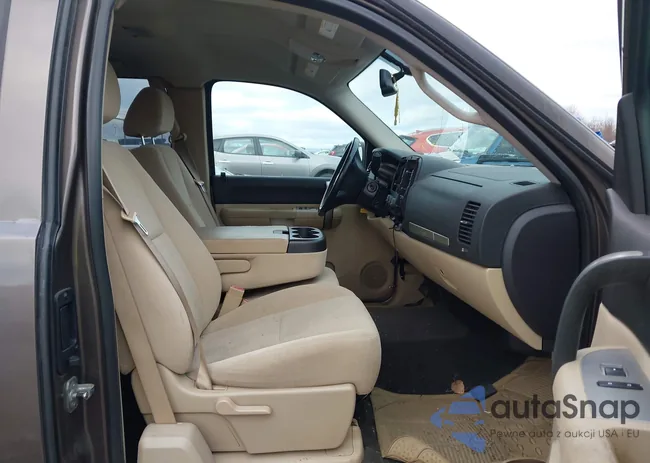 2GCEK19J771694914: 43813710