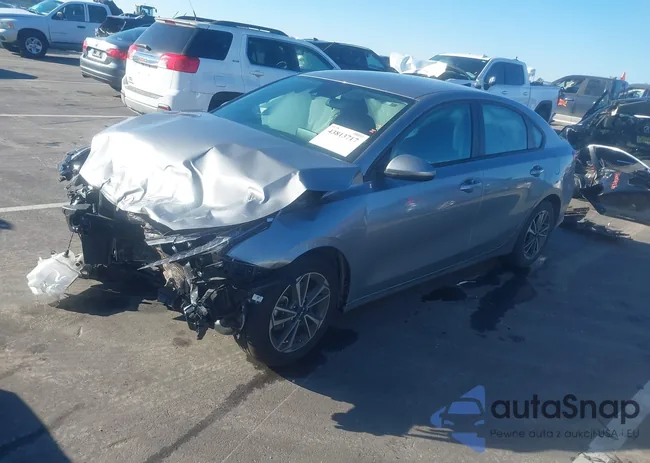 3KPF24AD3PE582075: 43813717