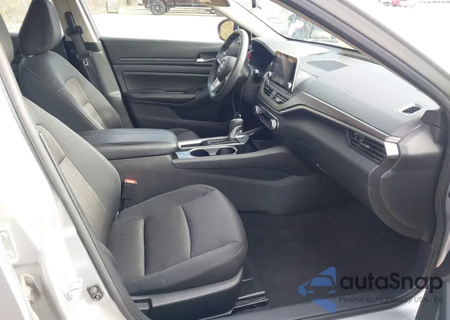 1N4BL4DV3RN340164: 43813719