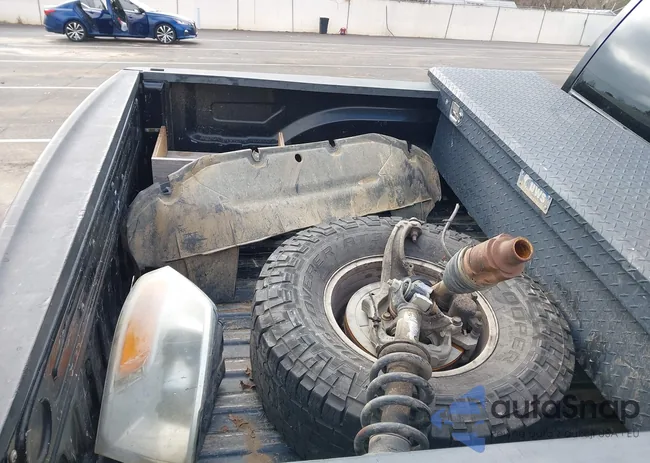 1D3HV13P99J528587: 43813799