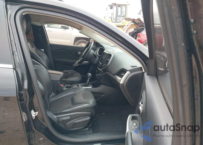 1C4PJLLB2JD621776: 43814934