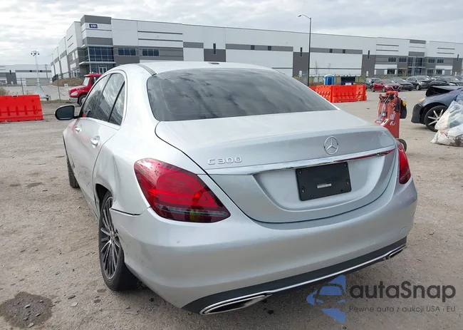 W1KWF8DB4MR644935: 43814630