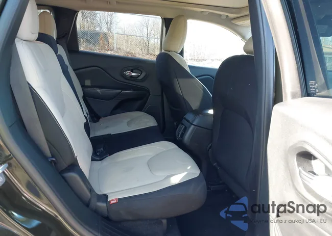 1C4PJLCBXHW534674: 43816253