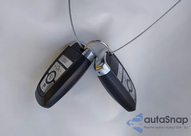 3FA6P0H74HR410499: 43816419