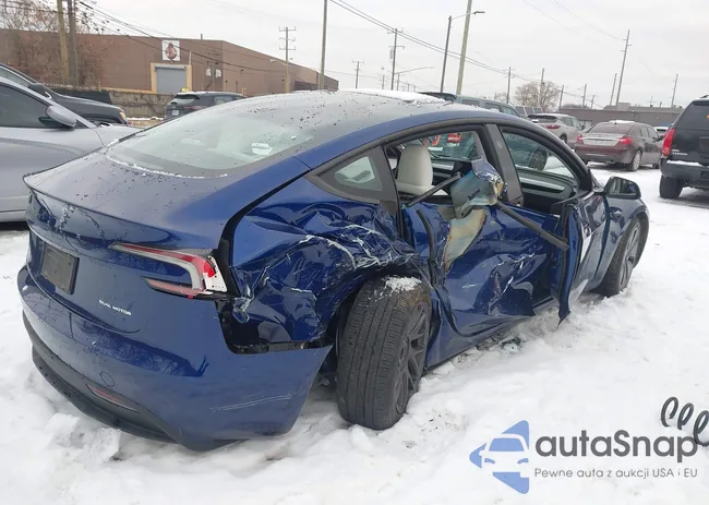 5YJ3E1EB0SF032532: 43816447