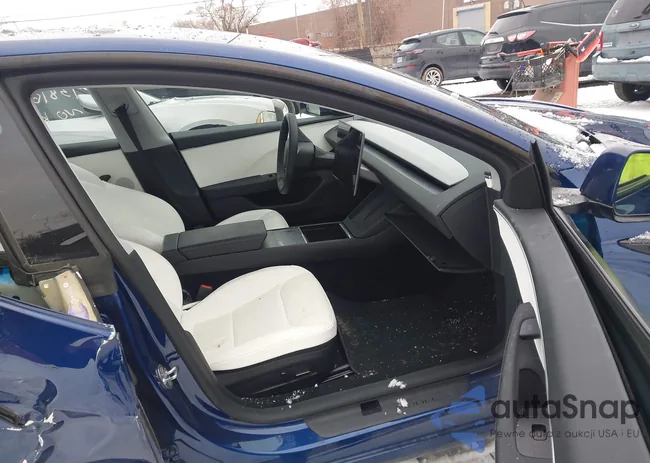 5YJ3E1EB0SF032532: 43816447