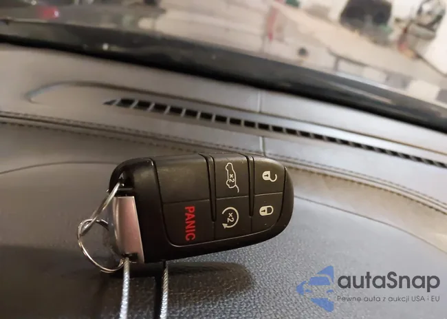 1C4RJFJG0FC173950: 43815676