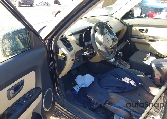 KNDJT2A22B7201951: 43815906