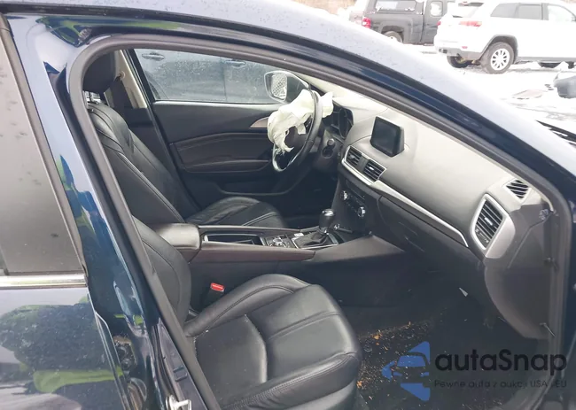 3MZBN1L38JM273771: 43817415