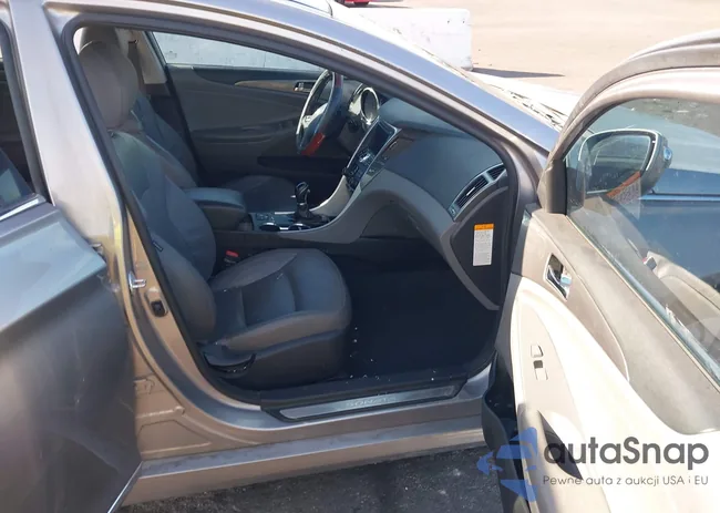 KMHEC4A40DA069286: 43816523