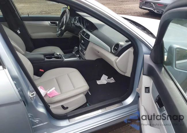 WDDGF4HB2DA793222: 43816535