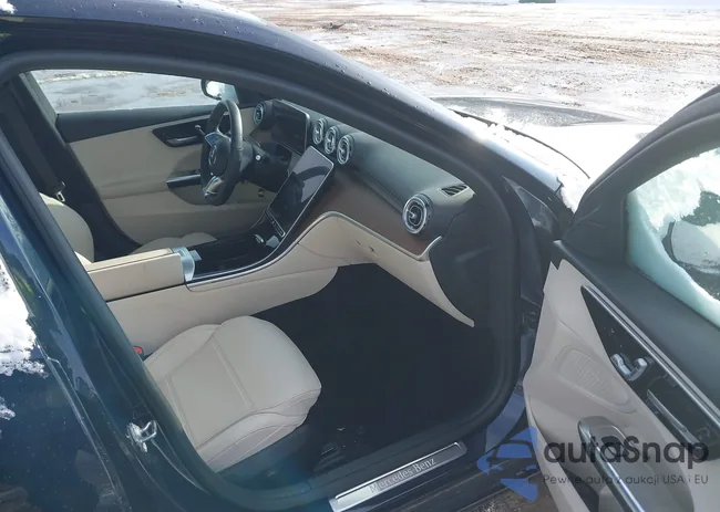 W1KAF4HB2NR054375: 43816703