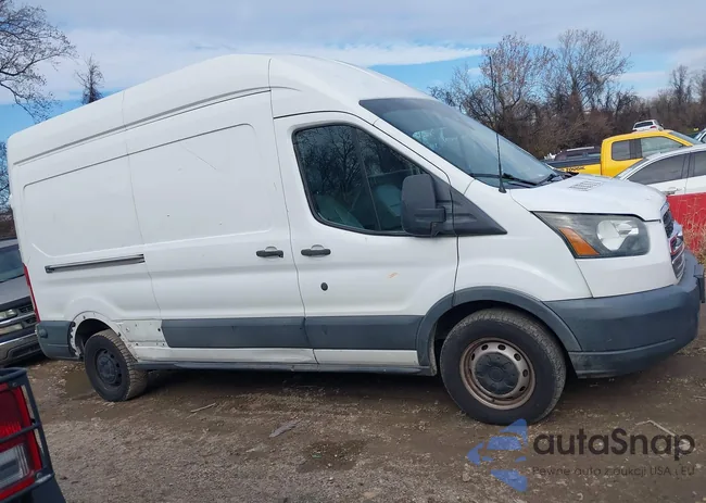 1FTYR2XM0HKA26952: 43817929