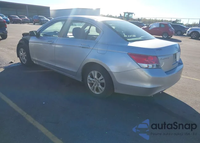 1HGCP2F4XAA096134: 43817942