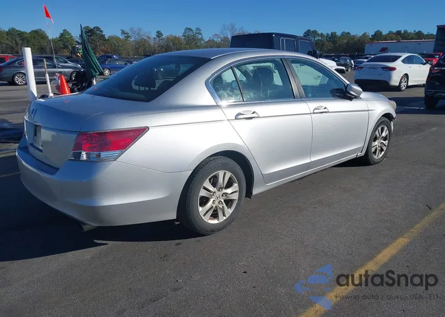 1HGCP2F4XAA096134: 43817942